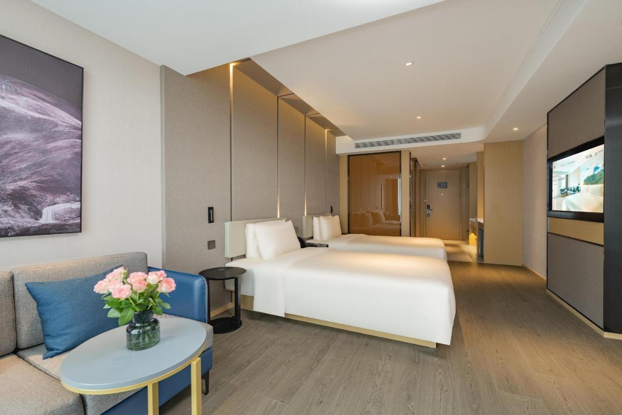 Hotel Atour Daning North High Tech Park 4*